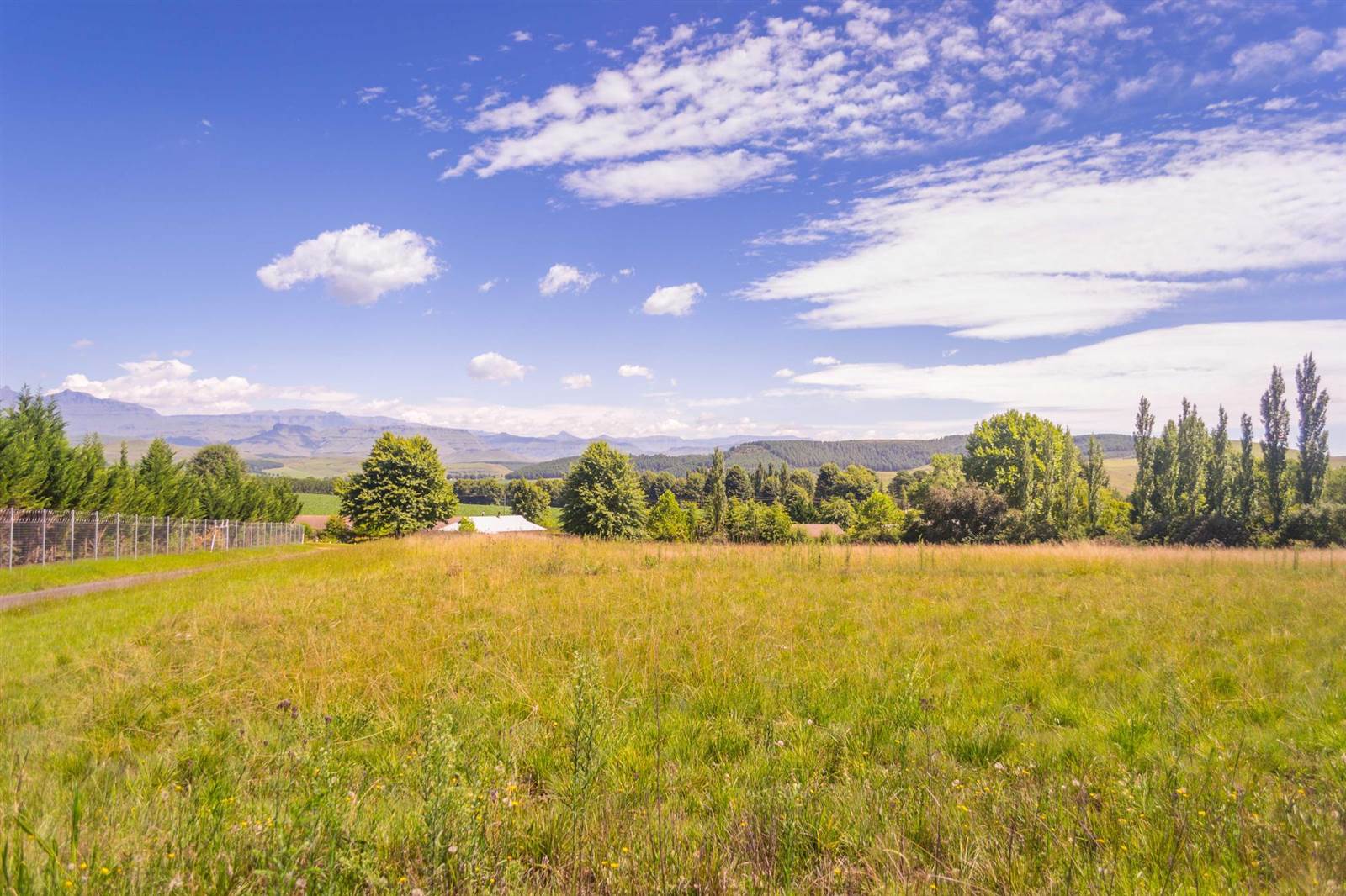 9632 m² Land available in Underberg photo number 2