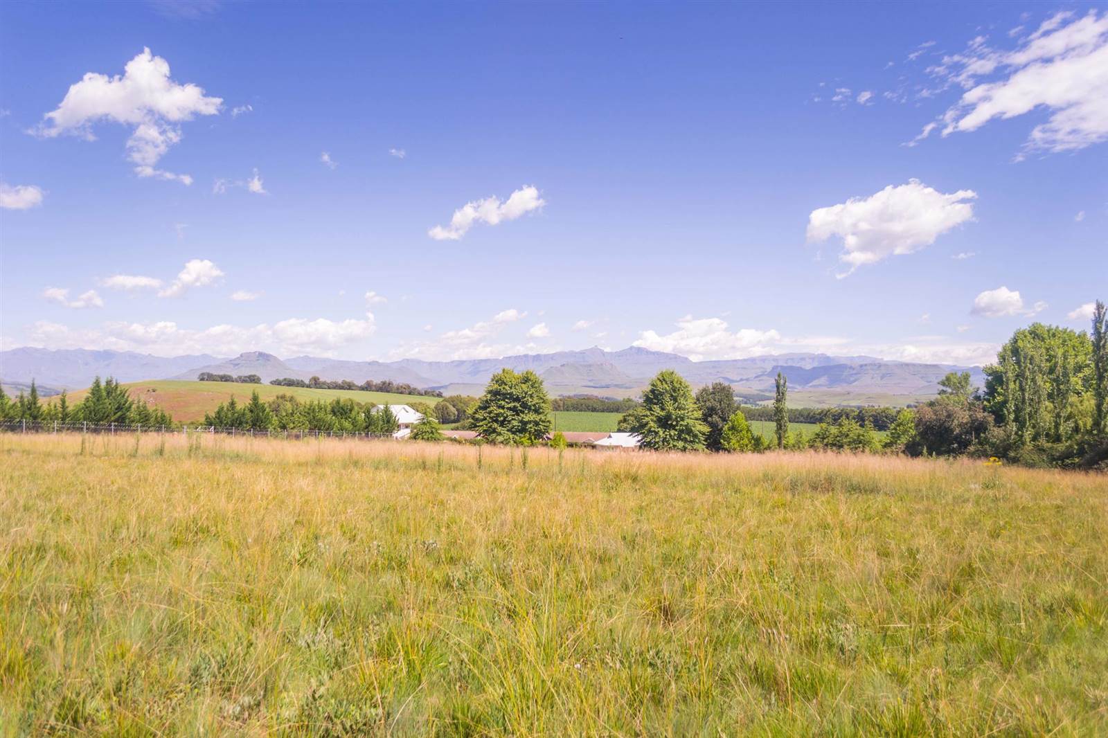 9632 m² Land available in Underberg photo number 1