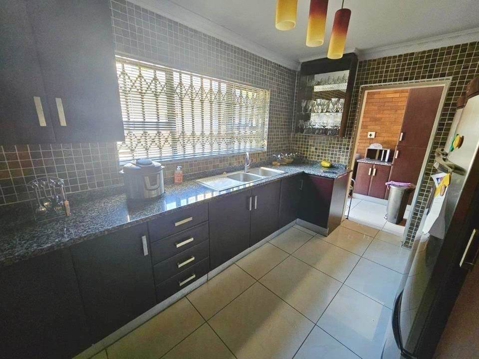 3 Bed House in Sasolburg photo number 11