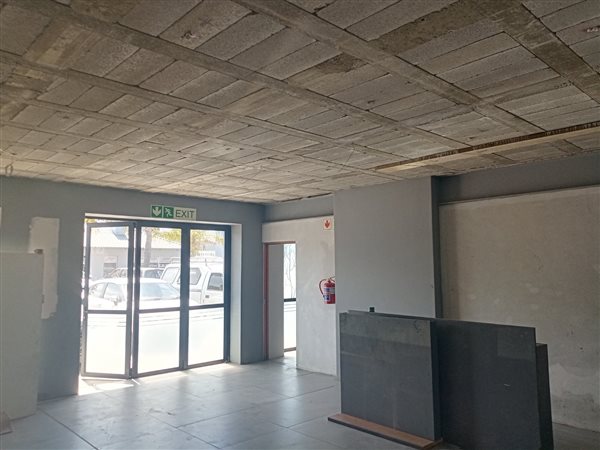 81  m² Commercial space in George Central