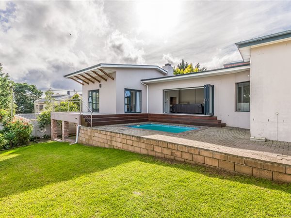 4 Bedroom House 4 Bedroom House