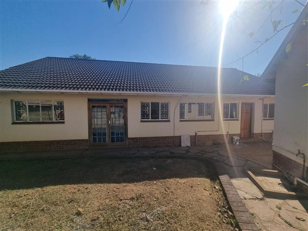 3 Bed House in Cleland