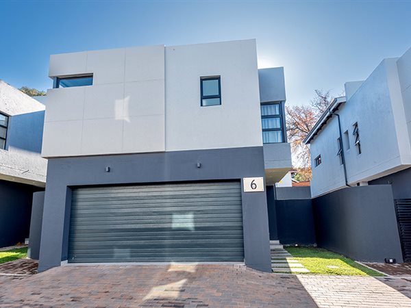 3 Bed Townhouse in Bryanston East