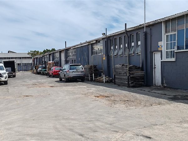 860  m² Industrial space