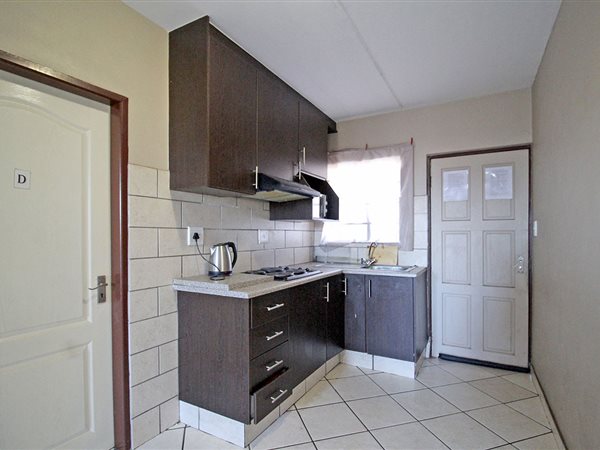 0.5 Bed House in Kempton Park Central