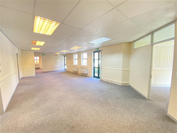 310  m² Commercial space in Kenilworth
