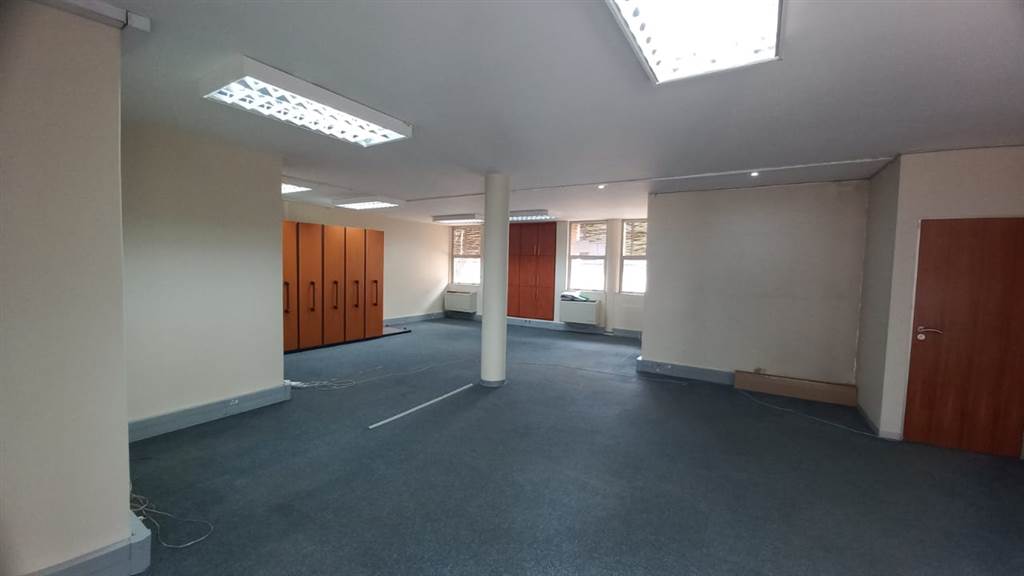 91  m² Commercial space in Lynnwood Glen photo number 11