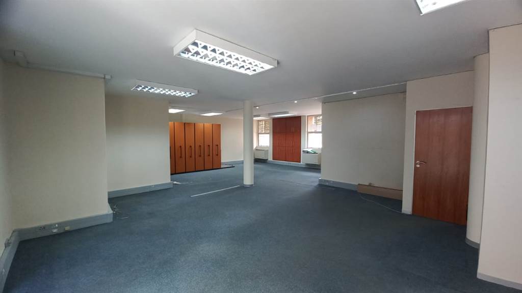 91  m² Commercial space in Lynnwood Glen photo number 4