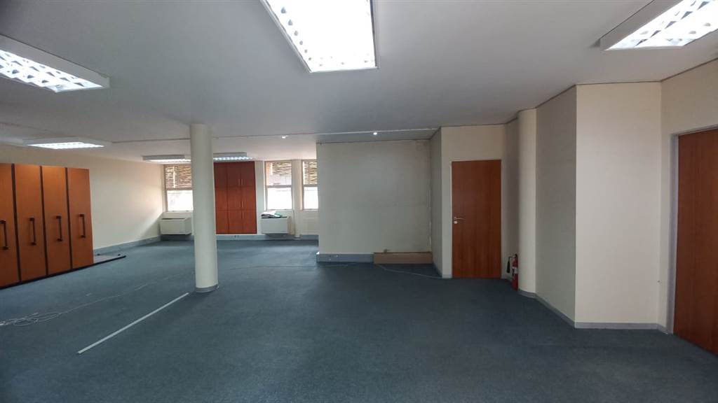 91  m² Commercial space in Lynnwood Glen photo number 3