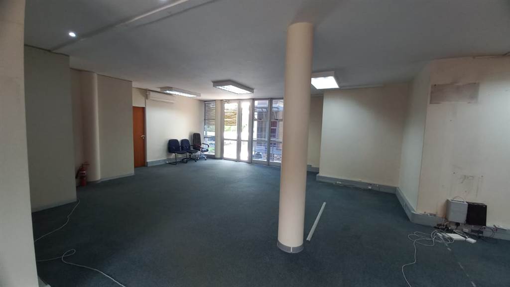 91  m² Commercial space in Lynnwood Glen photo number 8