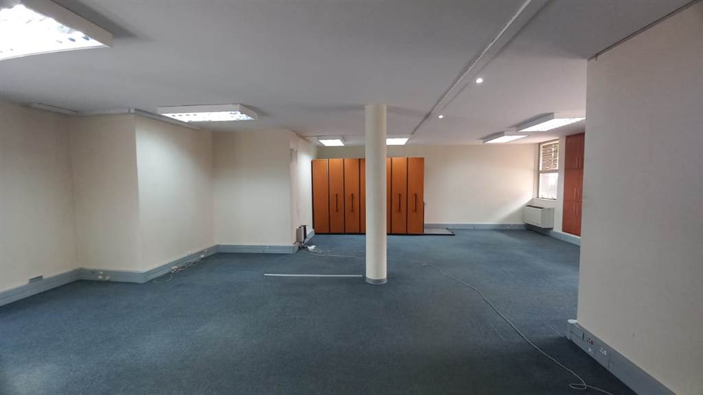 91  m² Commercial space in Lynnwood Glen photo number 10