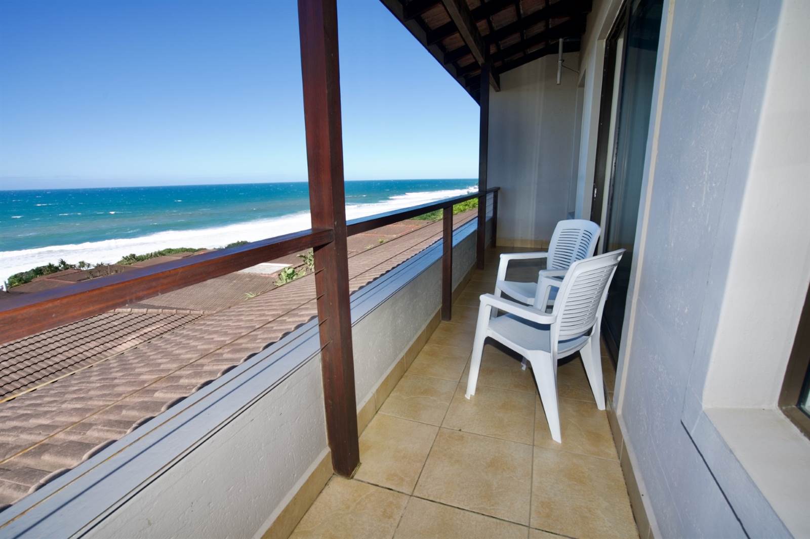 3 Bed House in Blythedale Beach photo number 2