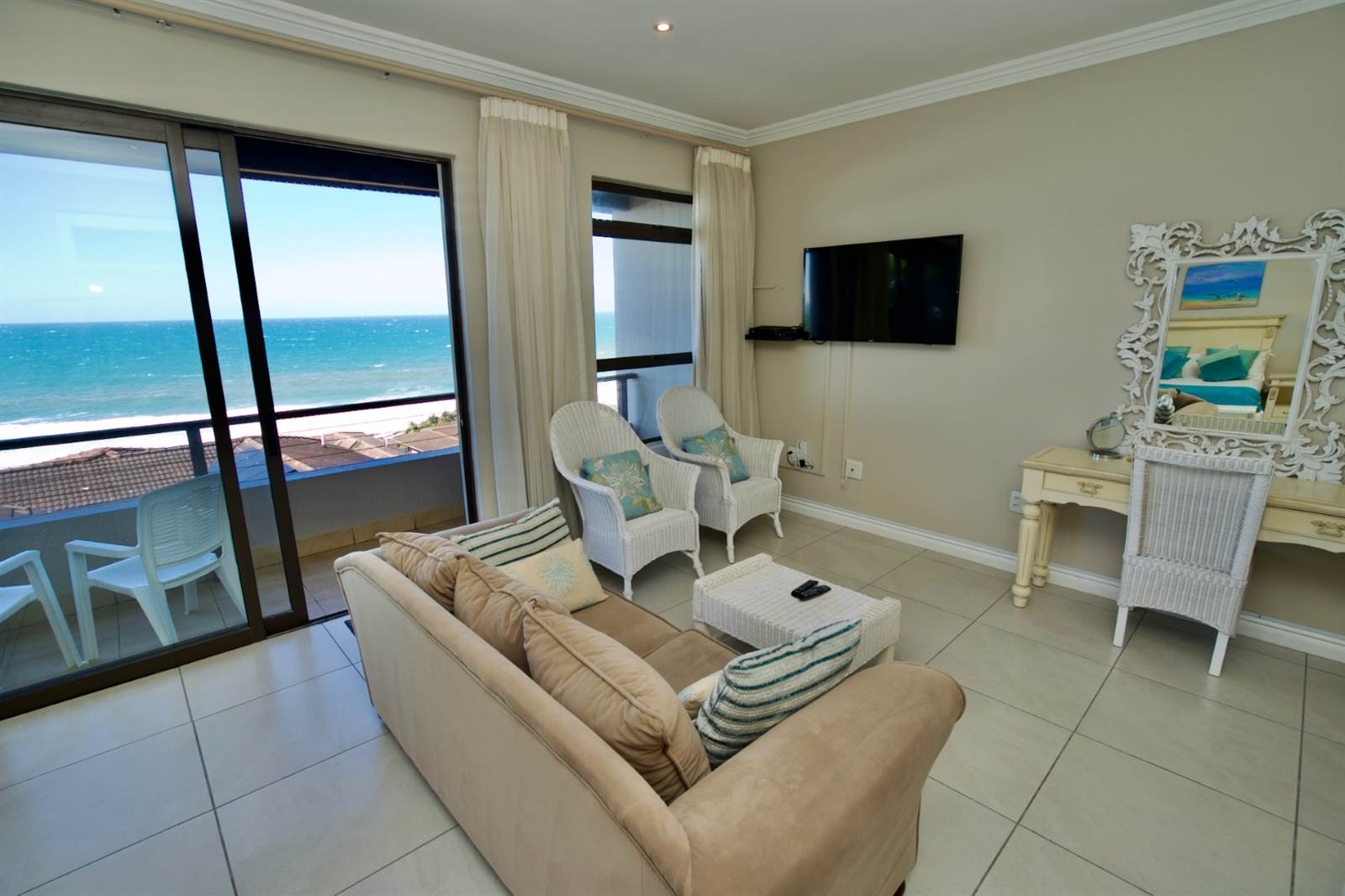 3 Bed House in Blythedale Beach photo number 5