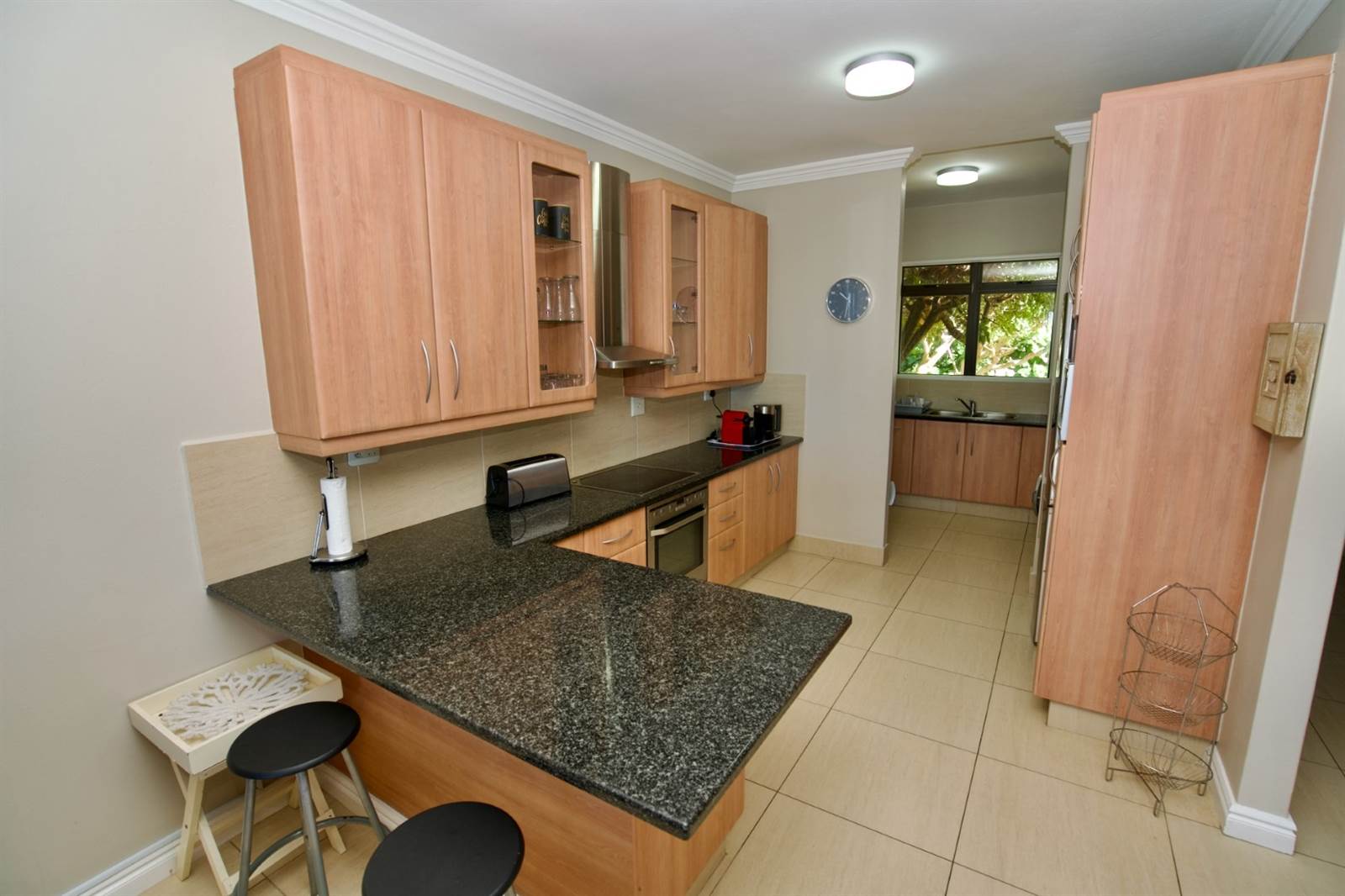 3 Bed House in Blythedale Beach photo number 4