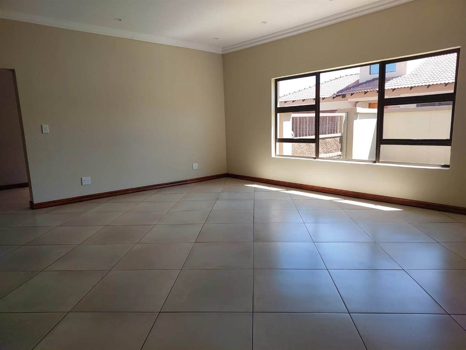 3 Bed Townhouse in Riversdale photo number 15