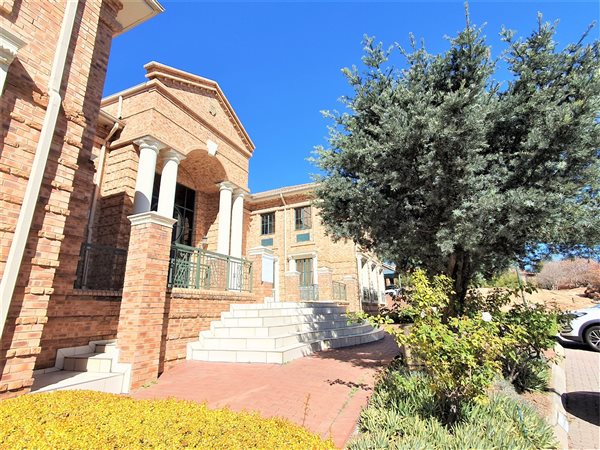 245  m² Office Space in Bryanston