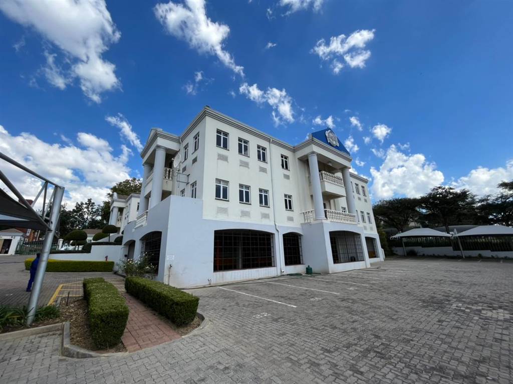 1414.3  m² Commercial space in Bryanston photo number 4