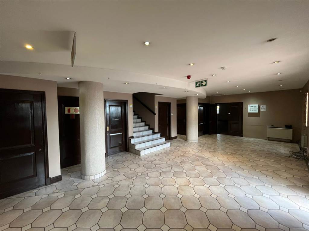 1414.3  m² Commercial space in Bryanston photo number 8