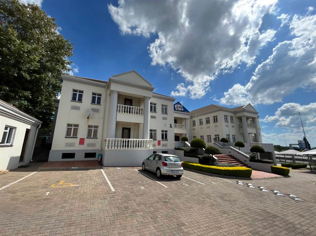 1414.3  m² Commercial space in Bryanston photo number 2