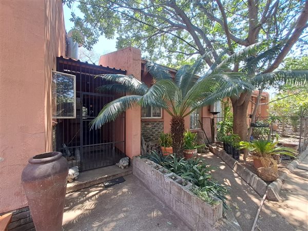 4 Bed House in Rooiberg