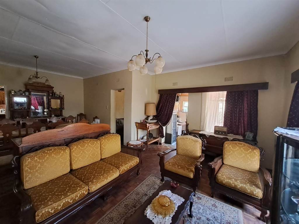 4 Bed House in Rooiberg photo number 12