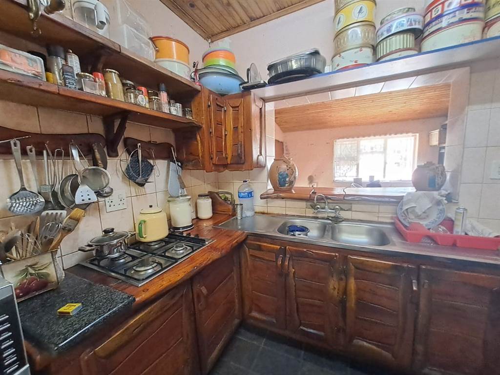 4 Bed House in Rooiberg photo number 11