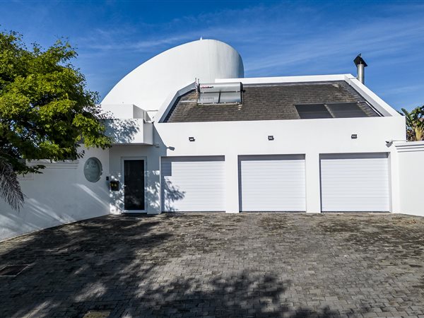 4 Bedroom House 4 Bedroom House