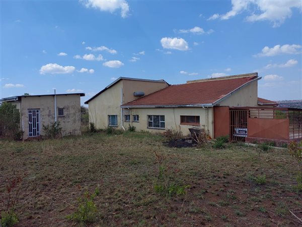 2000 m² Farm in Mabopane