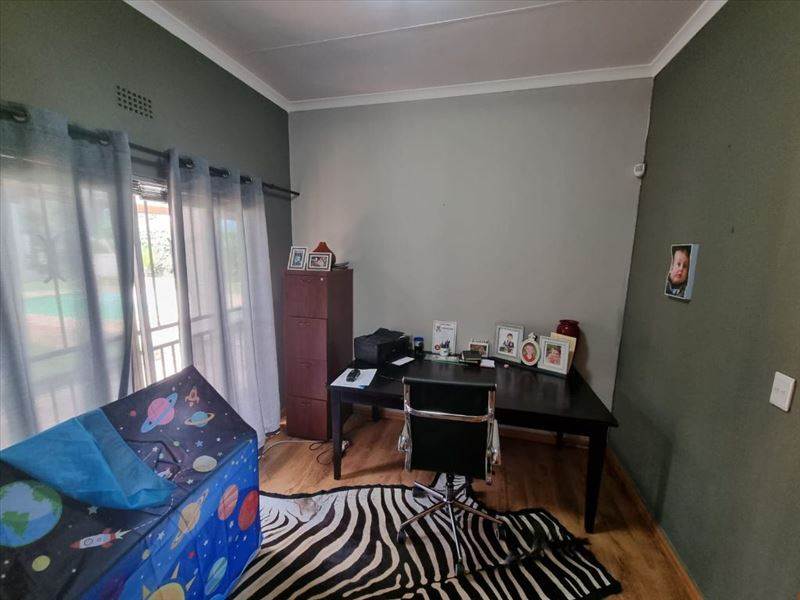 5 Bed House in Glen Marais photo number 18