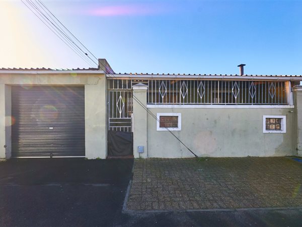 2 Bed House in Manenberg