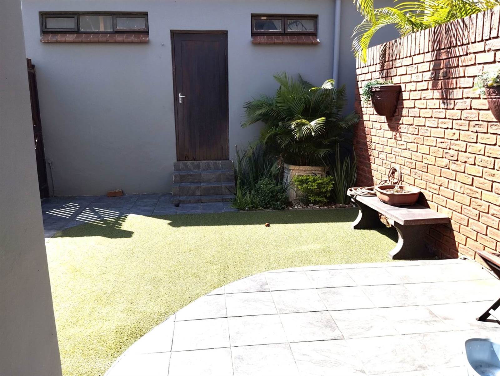 2 Bed Townhouse in Musgrave photo number 8