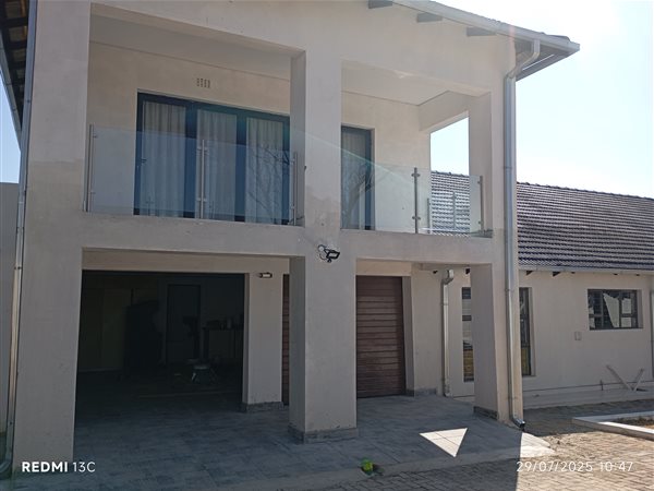 4 Bedroom House 4 Bedroom House