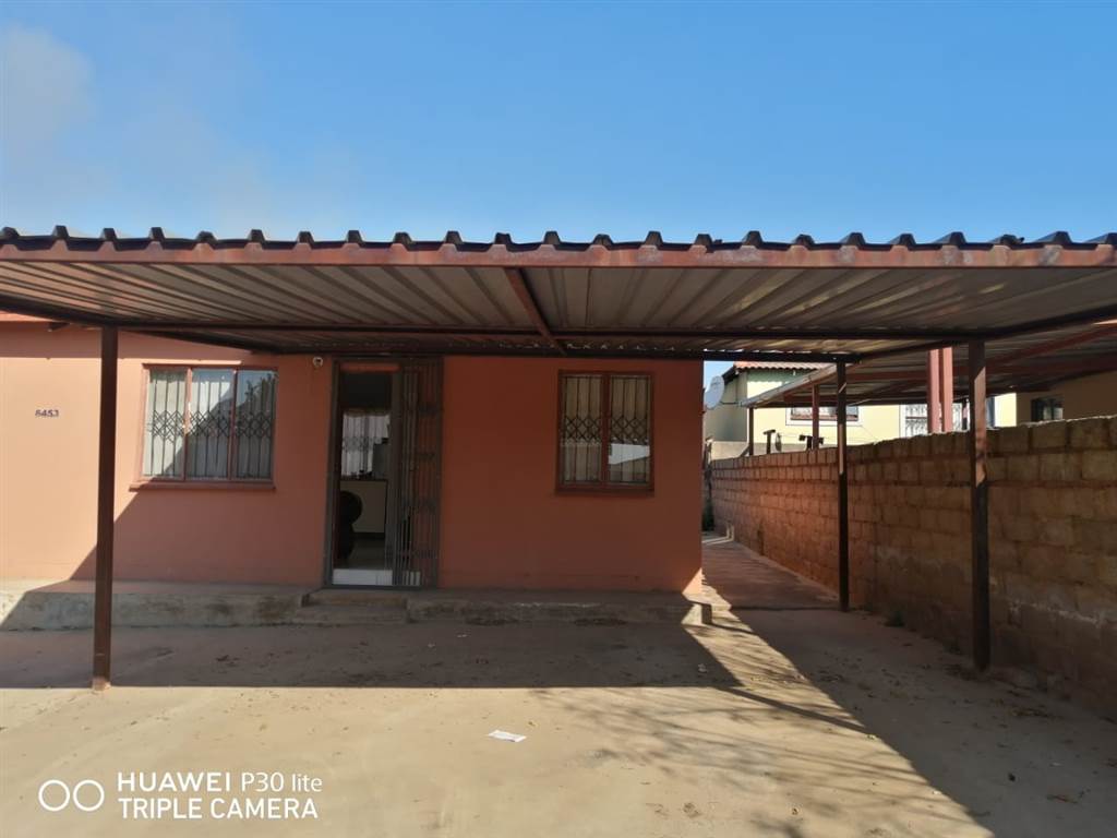 3 Bed House in Mahube Valley photo number 2