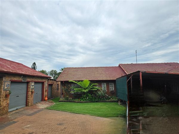 4 Bedroom House 4 Bedroom House
