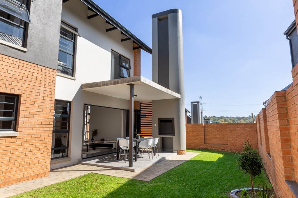 4 Bedroom House 4 Bedroom House