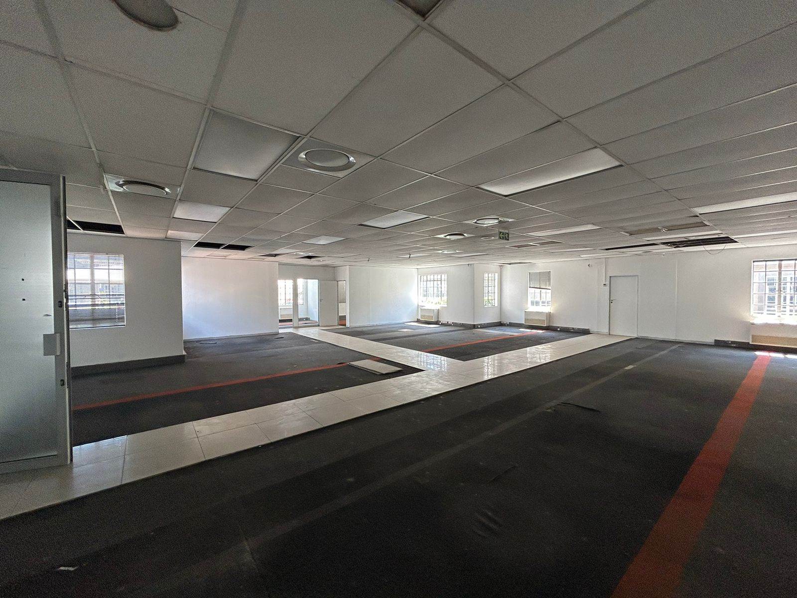 375  m² Commercial space in Florida North photo number 4