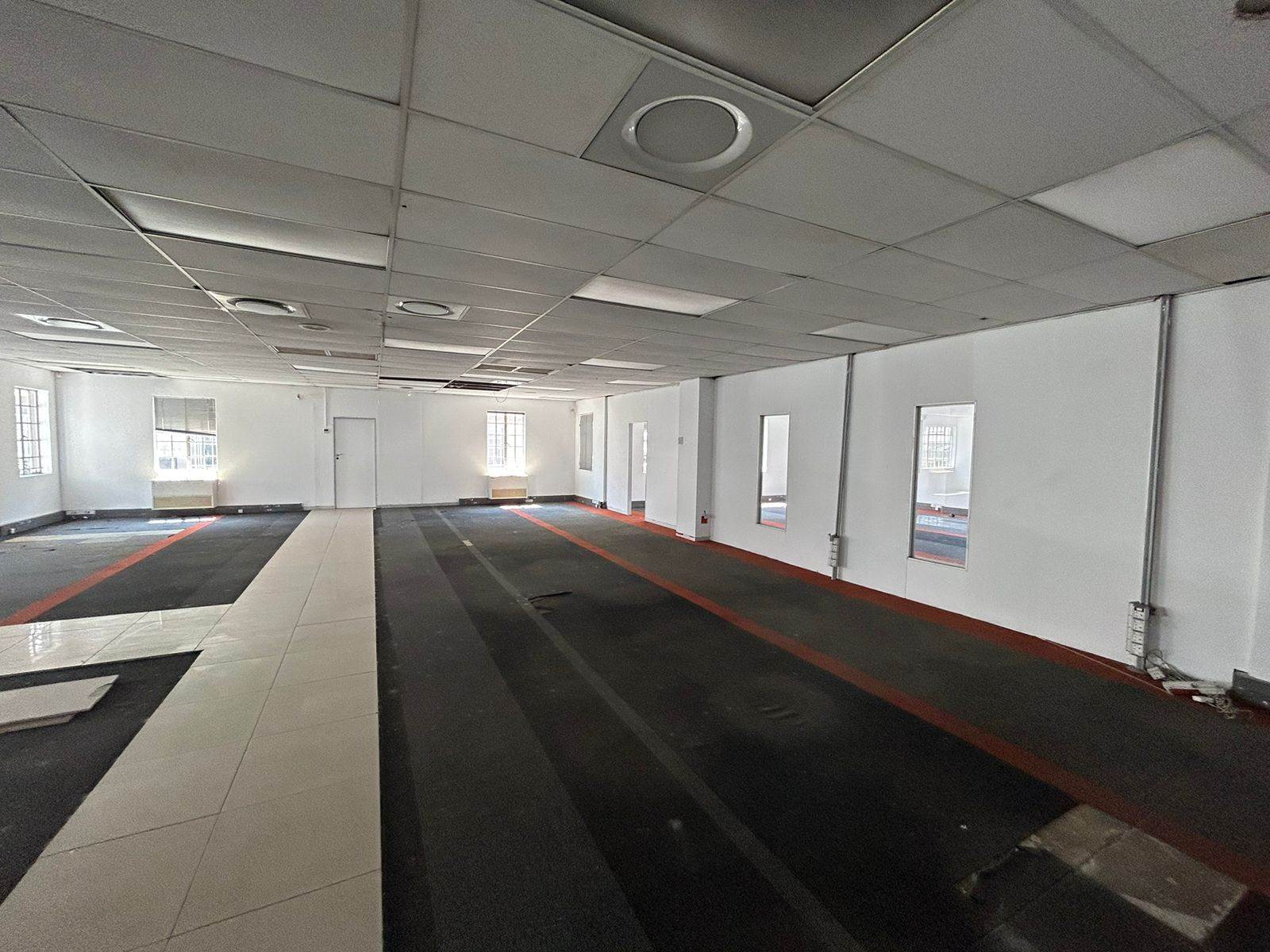 375  m² Commercial space in Florida North photo number 7