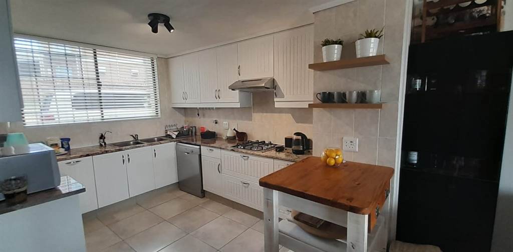3 Bed Apartment in Plettenberg Bay photo number 6