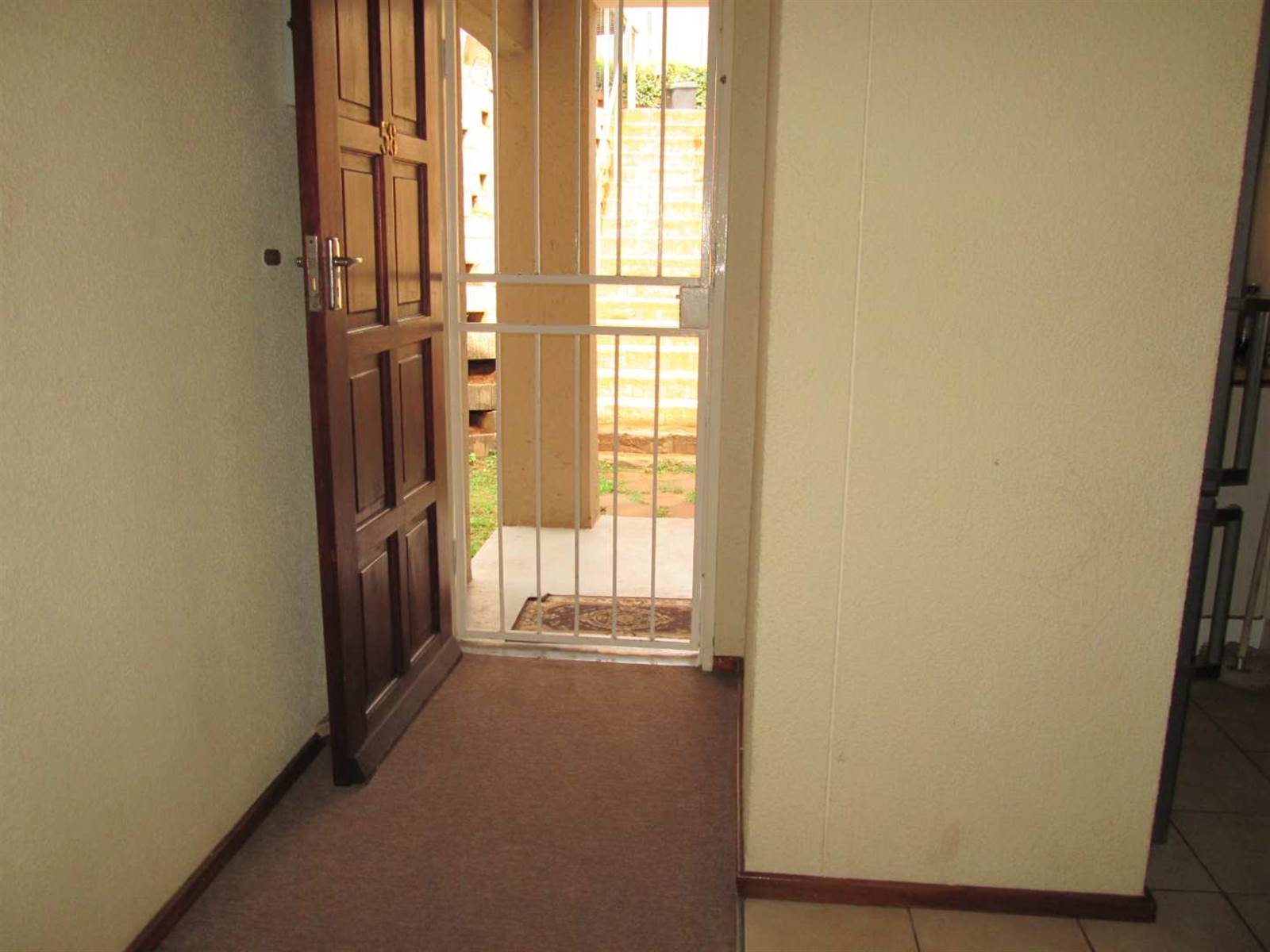 2 Bed Townhouse in Newlands photo number 16