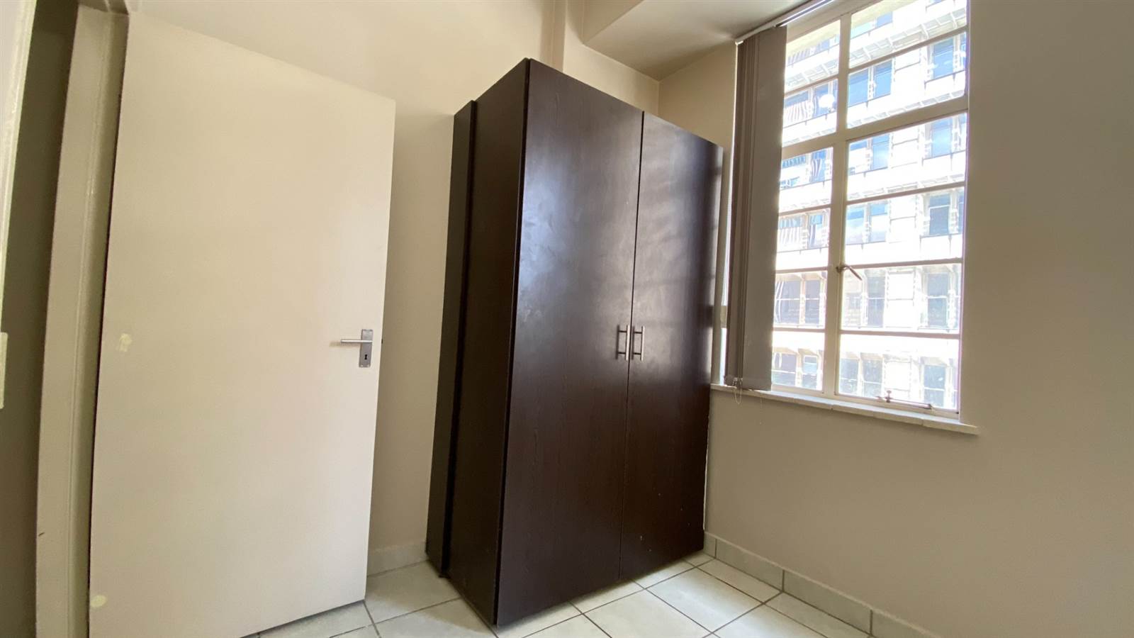 1 Bed Apartment in Johannesburg Central photo number 6