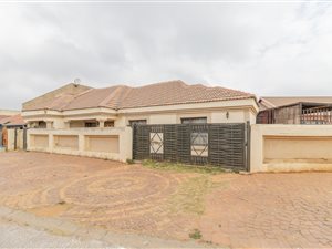 3 Bed House in Springs Central
