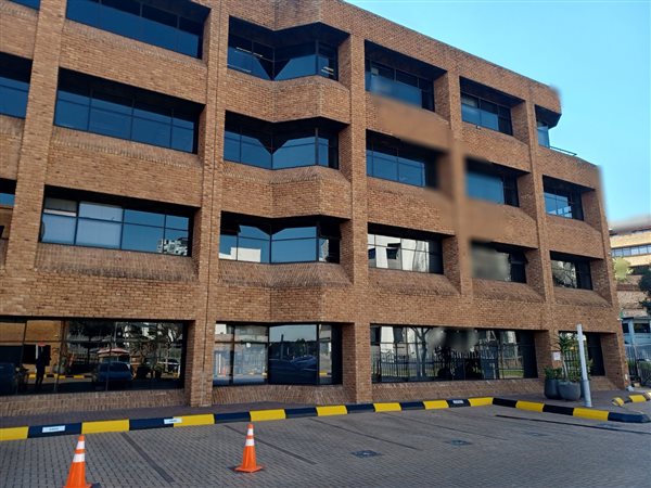 1 166  m² Commercial space