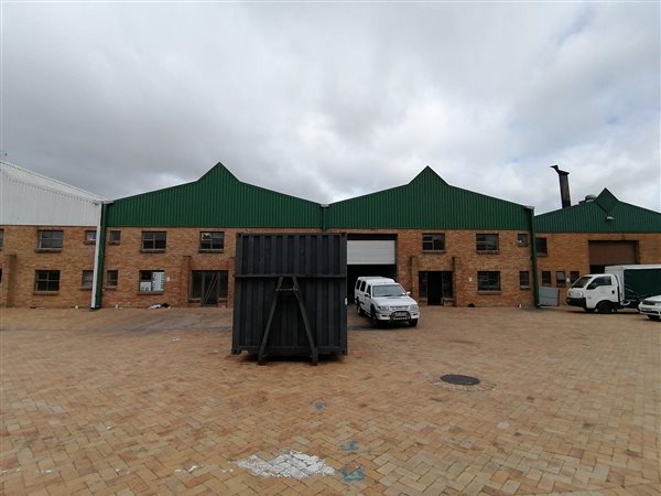 866  m² Industrial space