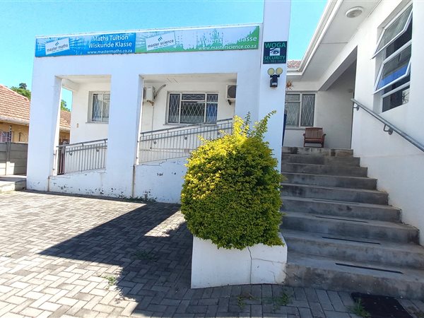 260  m² Commercial space in Penford