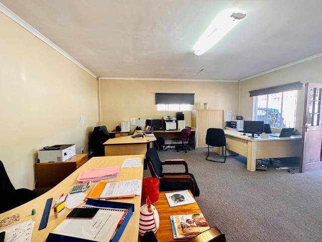 415  m² Commercial space in Bedfordview photo number 16