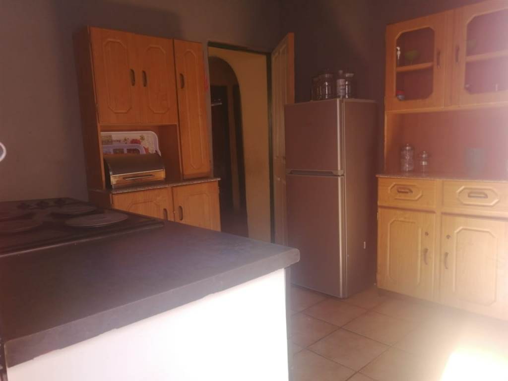 4 Bed House in Seshego photo number 7