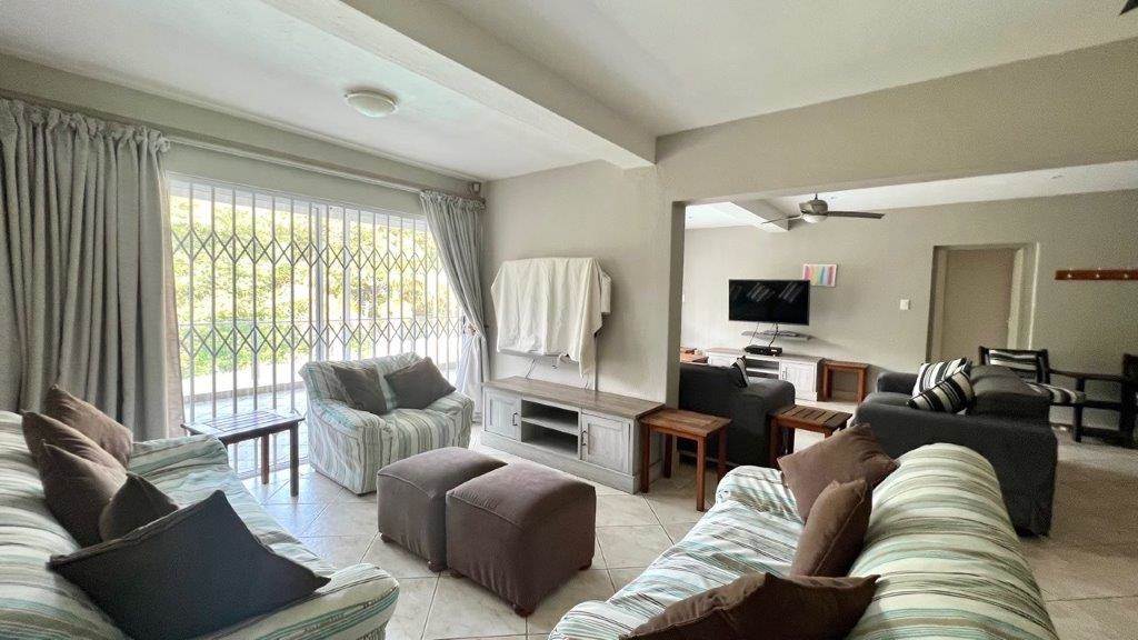 4 Bed Apartment in Shelly Beach photo number 17