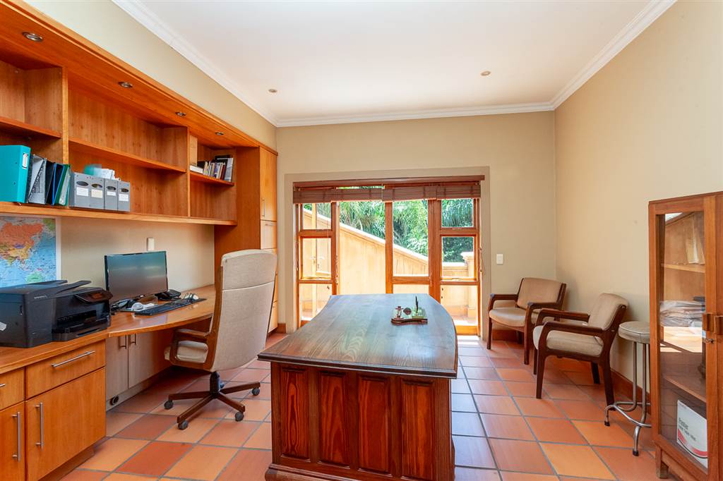 4 Bed House in Waterkloof Heights photo number 25