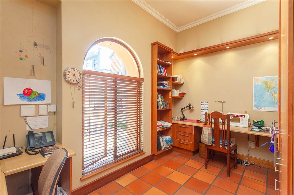 4 Bed House in Waterkloof Heights photo number 23