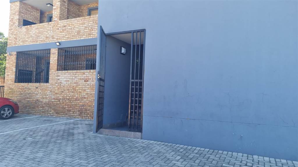 3 Bed Townhouse in Alberton photo number 1